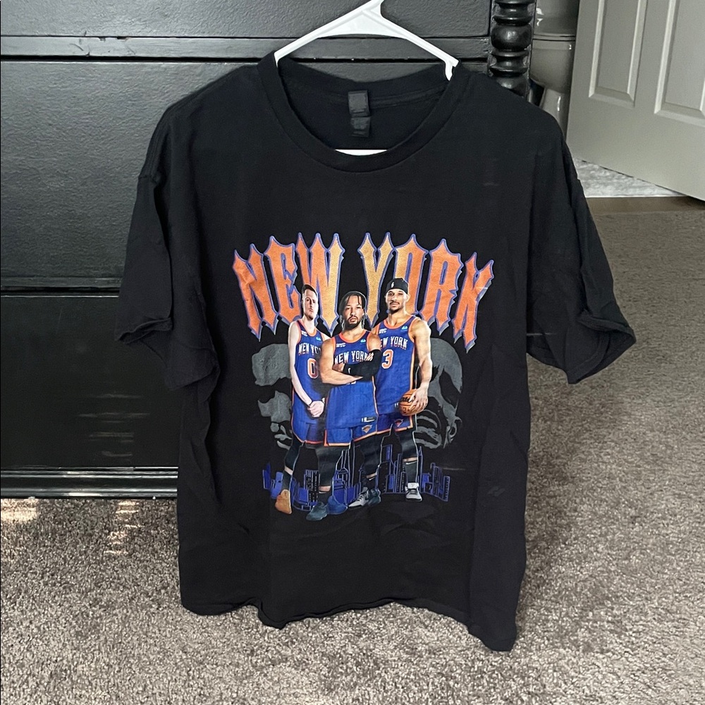 Gildan Black New York Graphic Tee
